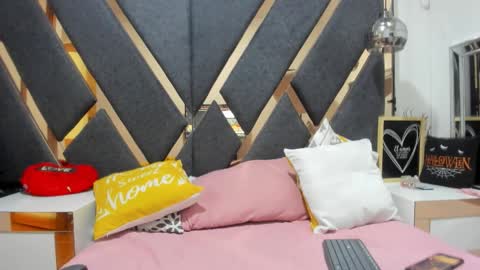 Kimy online show from February 2026 01:40:02 PM