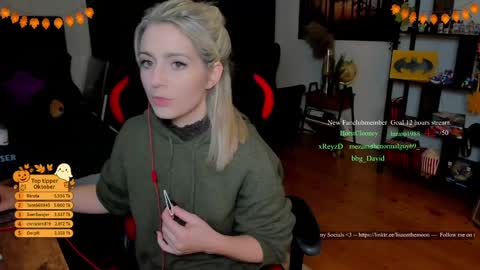 Wolfs Girl online show from October 2025 07:25:01 PM