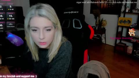 Wolfs Girl online show from December 2025 06:34:01 PM