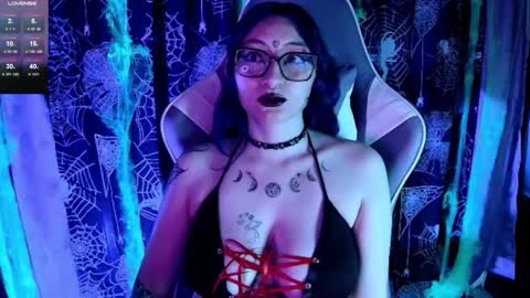   online show from October 2025 01:28:01 PM