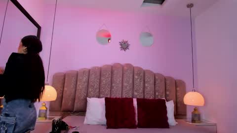 kimluna1 online show from March 2026 12:11:01 PM