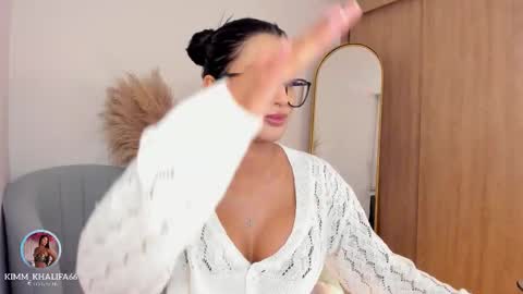 Snapshot of kimm_khalifa chatting on October 2025 01:39:01 AM Kim online show from October 2025 01:39:01 AM