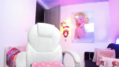 Snapshot of kimmberly_saenz_ chatting on December 2024 10:55:01 PM kimmberly_saenz_ online show from December 2024 10:55:01 PM