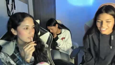 kimmi online show from November 2025 11:16:01 PM