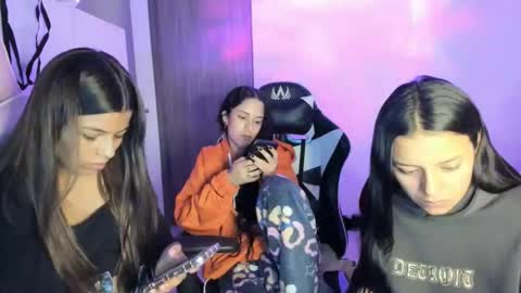 kimmi online show from December 2025 11:45:01 PM