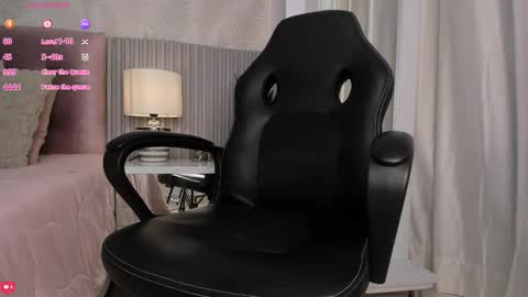 Karla online show from February 2026 07:04:01 PM