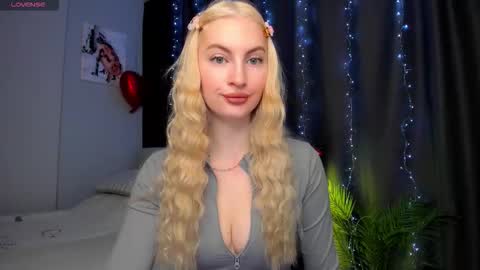 kimmy1_powell online show from November 2025 04:11:02 AM