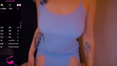 Snapshot of kimmy_chi chatting on July 2026 05:28:02 PM Lo online show from July 2026 05:28:02 PM