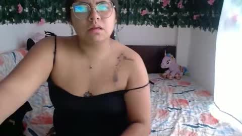 Snapshot of kimmy_kimmy_ chatting on November 2025 05:13:02 PM Kimmy online show from November 2025 05:13:02 PM