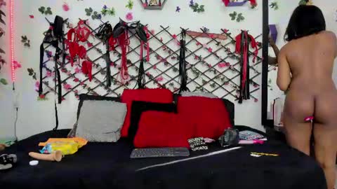 kimmy_woold online show from June 2026 01:25:02 PM
