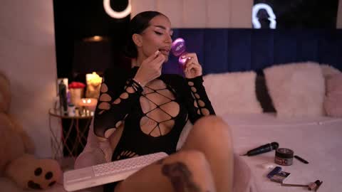 Snapshot of kimnatty chatting on November 2025 03:01:02 PM Kim online show from November 2025 03:01:02 PM