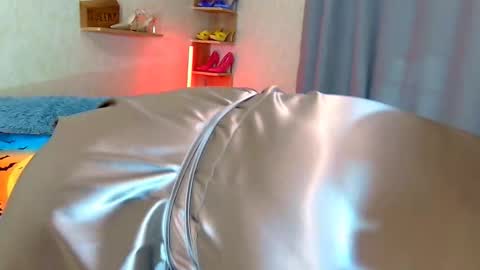 Snapshot of kimpolloc chatting on November 2025 06:43:02 PM Kim online show from November 2025 06:43:02 PM