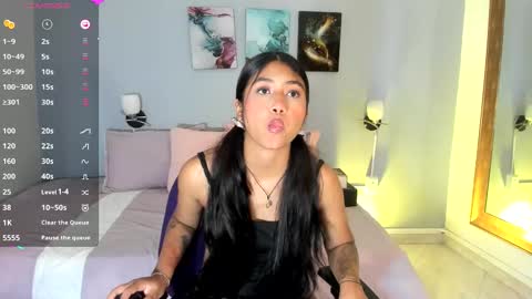 Kim online show from October 2025 07:31:01 PM