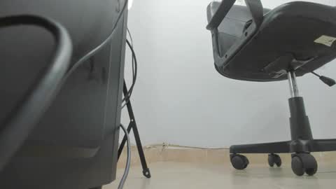 Snapshot of kimthompsonn chatting on December 2024 12:18:02 PM Kim Thompson online show from December 2024 12:18:02 PM