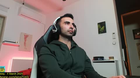 Snapshot of king7045 chatting on February 2025 03:32:02 PM king7045 online show from February 2025 03:32:02 PM