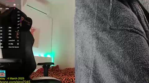 Snapshot of king7045 chatting on March 2025 10:48:02 PM king7045 online show from March 2025 10:48:02 PM