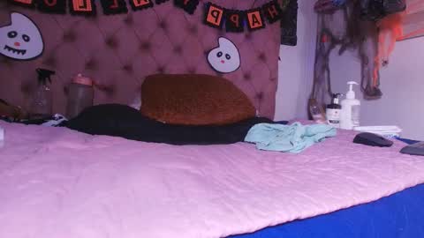 Bella online show from October 2025 03:14:01 AM