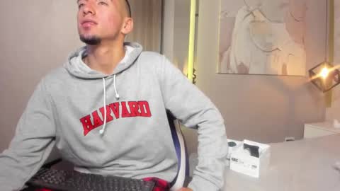 Snapshot of king_dante_ chatting on December 2024 10:51:01 PM King Dante online show from December 2024 10:51:01 PM