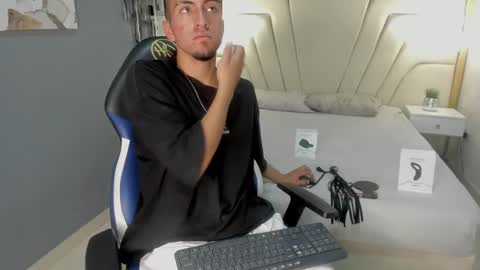 Snapshot of king_dante_ chatting on December 2024 08:38:01 PM King Dante online show from December 2024 08:38:01 PM