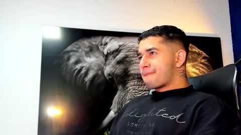 Angel Falconer online show from November 2025 03:18:02 AM