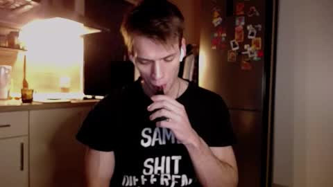 Snapshot of king_pong chatting on December 2025 09:54:01 PM king_pong online show from December 2025 09:54:01 PM