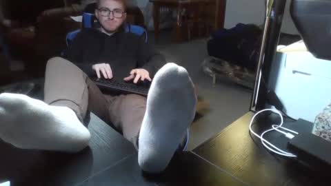 Snapshot of kingoffootfetish chatting on December 2024 09:31:01 PM Master  King Tommy online show from December 2024 09:31:01 PM