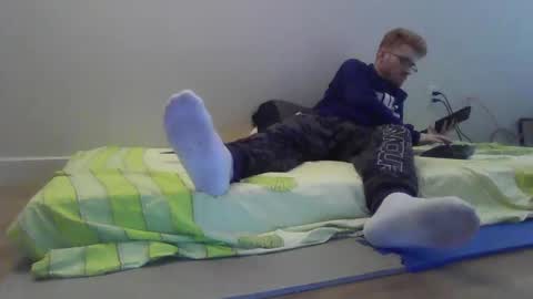 Snapshot of kingoffootfetish chatting on February 2025 04:11:02 PM Master  King Tommy online show from February 2025 04:11:02 PM