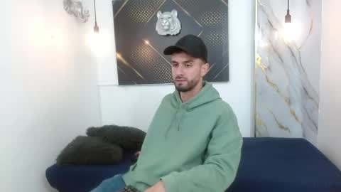 KING  online show from April 2026 03:06:02 AM