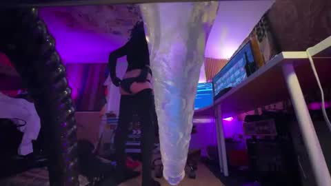 Nikki online show from March 2026 10:37:01 AM