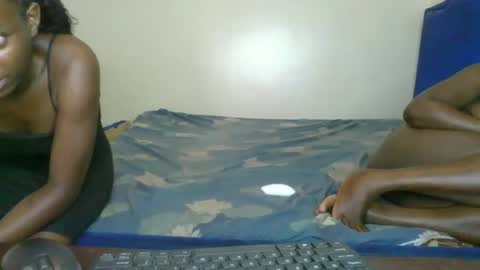 Snapshot of kinky_roey chatting on February 2025 03:34:02 AM kinky_roey online show from February 2025 03:34:02 AM