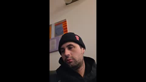 Maysie and Hunter online show from November 2025 10:02:01 PM