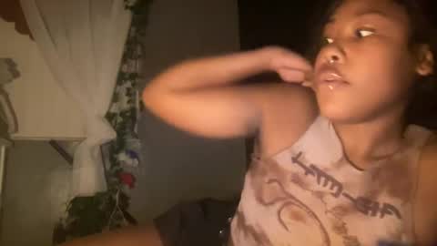 Snapshot of kinkykittee chatting on January 2025 09:44:02 AM Bunniii online show from January 2025 09:44:02 AM