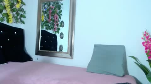 Snapshot of kinkysweet__ chatting on February 2025 10:50:02 PM Isabella online show from February 2025 10:50:02 PM