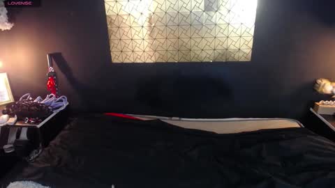 Snapshot of kinkyy_mom chatting on December 2025 02:03:01 PM kinkyy_mom online show from December 2025 02:03:01 PM