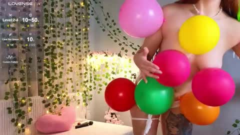 Snapshot of kira_briis chatting on November 2025 01:06:01 PM Kira Briis online show from November 2025 01:06:01 PM