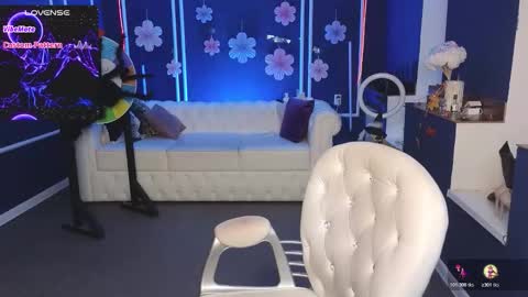 Kira Kennet online show from October 2025 09:46:02 AM