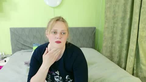 Snapshot of kira_kittyxxx chatting on May 2026 11:38:01 AM Kira online show from May 2026 11:38:01 AM