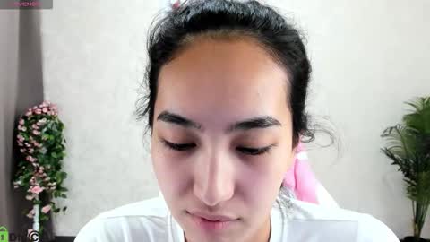 Aura online show from October 2025 01:51:02 AM