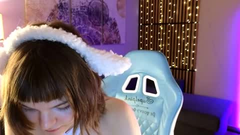 kira_naughtly online show from May 2026 01:06:01 PM