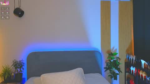 Snapshot of kira_sexxx chatting on May 2026 11:33:01 PM Kira online show from May 2026 11:33:01 PM
