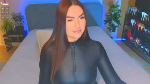 Snapshot of kira_sexxx chatting on May 2026 07:30:01 PM Kira online show from May 2026 07:30:01 PM