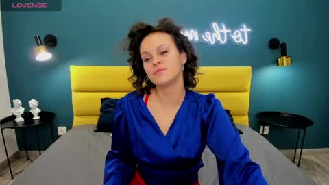 KIRA online show from April 2026 08:09:02 AM