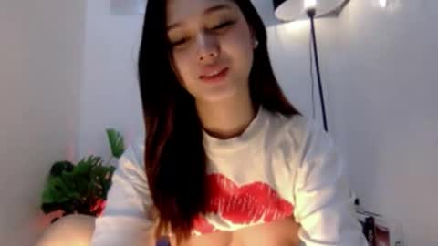 Snapshot of kira_willer chatting on November 2025 12:50:02 PM KIRA online show from November 2025 12:50:02 PM