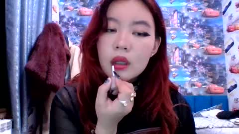 Kira online show from November 2025 08:09:02 PM