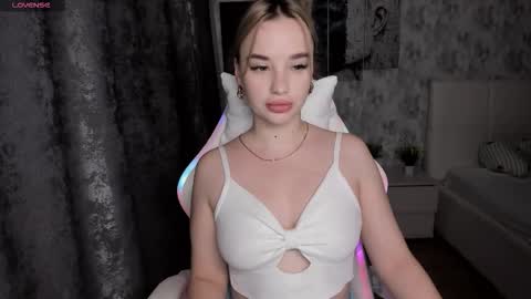 kirakrox online show from October 2025 07:25:02 PM