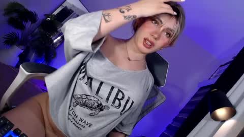Its your girl KIRA online show from May 2026 02:08:01 AM