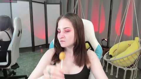KiraParker online show from April 2026 08:11:02 PM