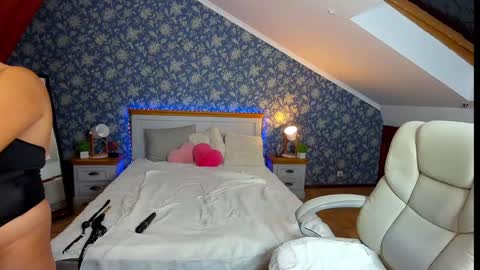 Kira online show from February 2025 03:08:02 AM