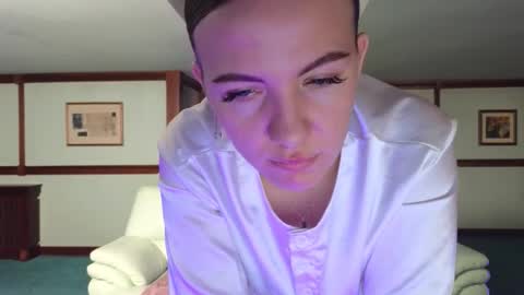 Snapshot of kirarustle chatting on December 2025 02:31:01 AM Kira online show from December 2025 02:31:01 AM