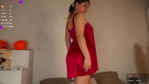 Kira online show from November 2025 07:08:02 AM